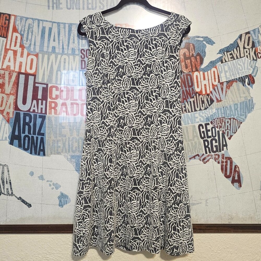 Adrianna Papell Sleeveless Fit & Flare Rose Pattern Dress Black White Size 12